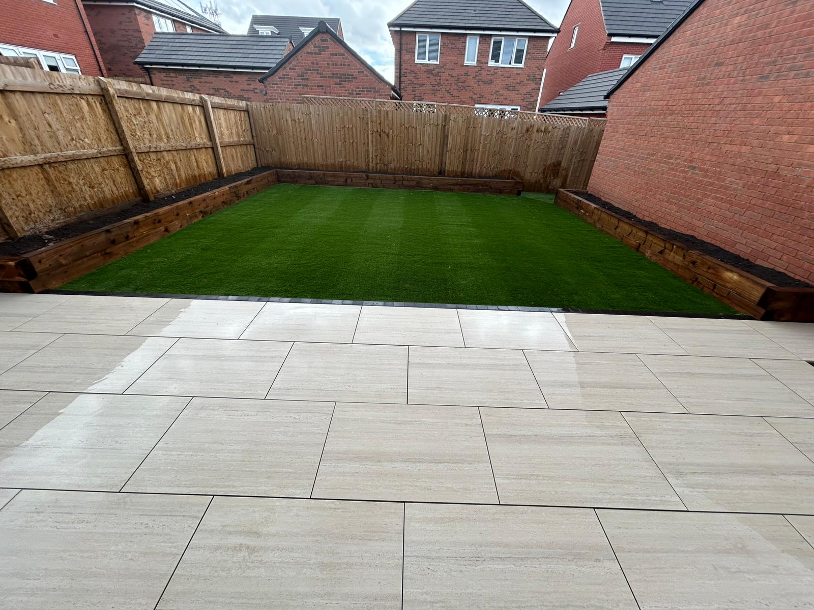 Low angle across the porcelain towards the lawn